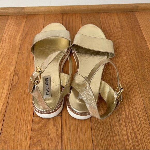 Steve Madden Women’s Marjorie Metallic Gold Sandals Buckle Straps Size 8 - Picture 4 of 6